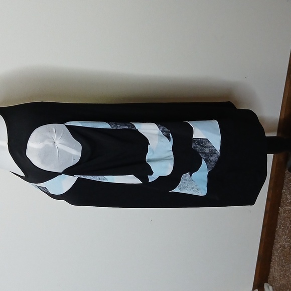 Alfani black abstract cold shoulder tunic top size small - Picture 6 of 12